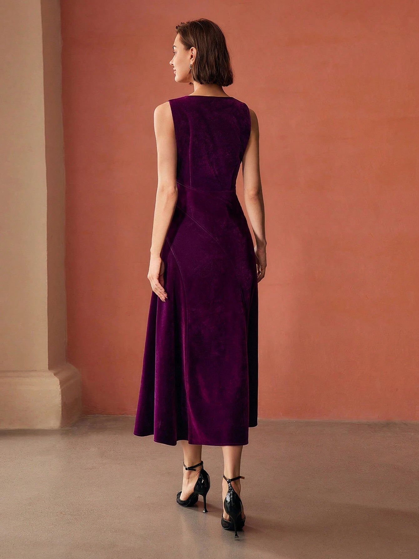 Long Dress with Neckline